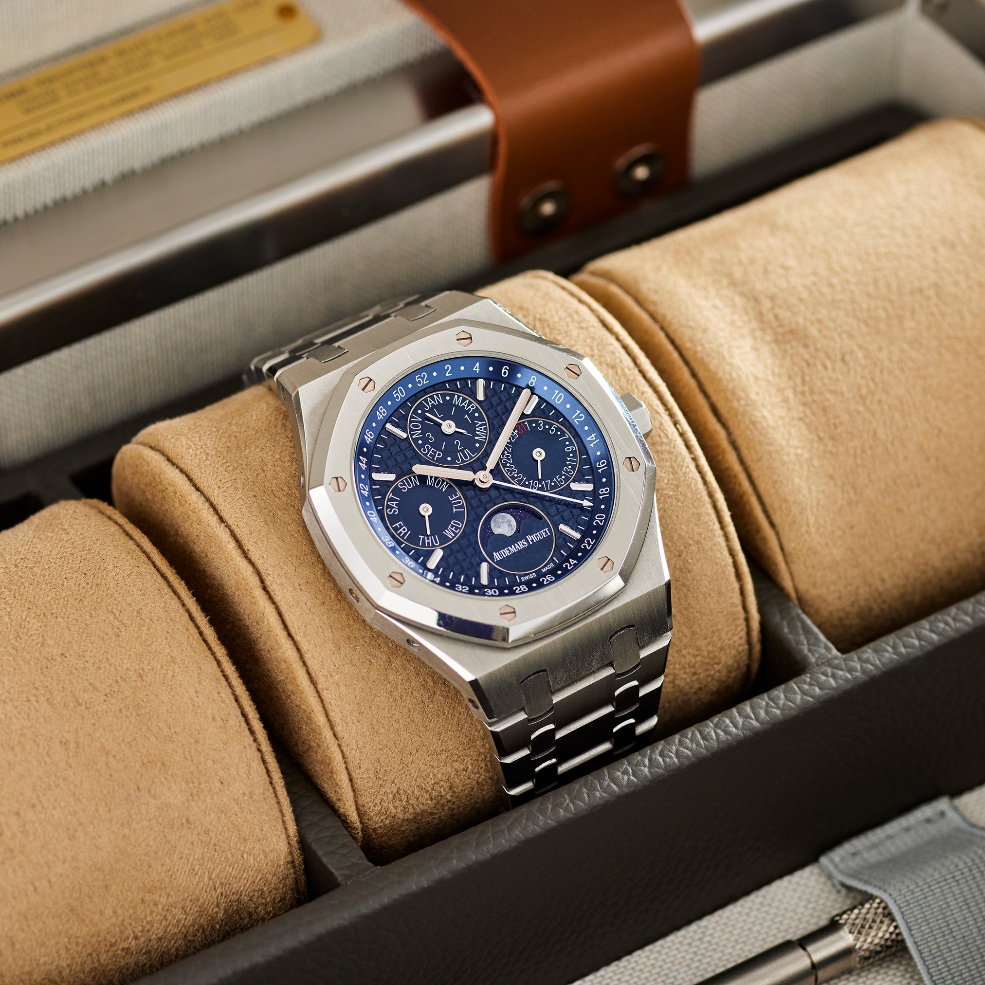 Audemars Piguet Royal Oak 26574ST.OO.1220ST.02 – HODINKEE Shop