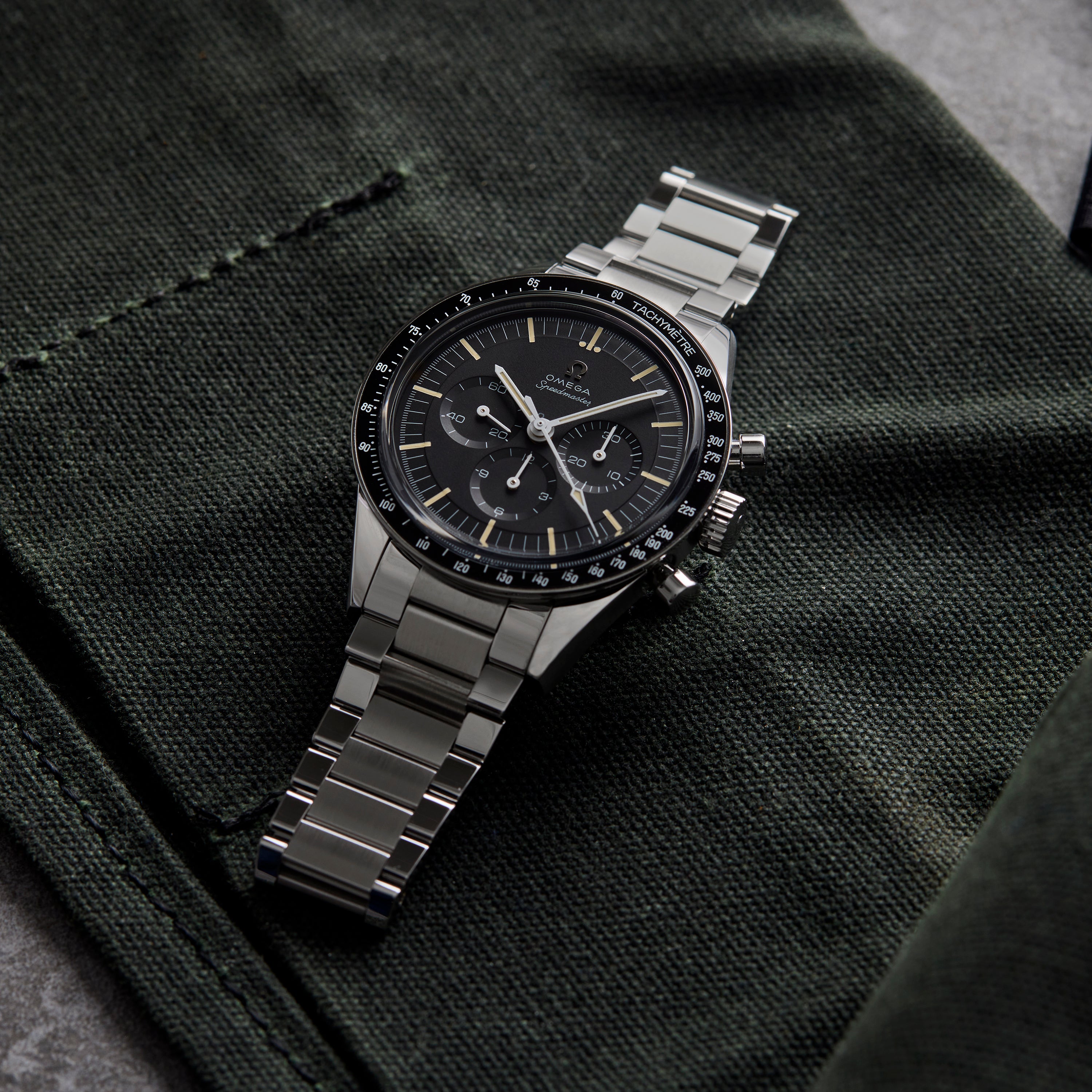 Omega speedmaster cena hotsell