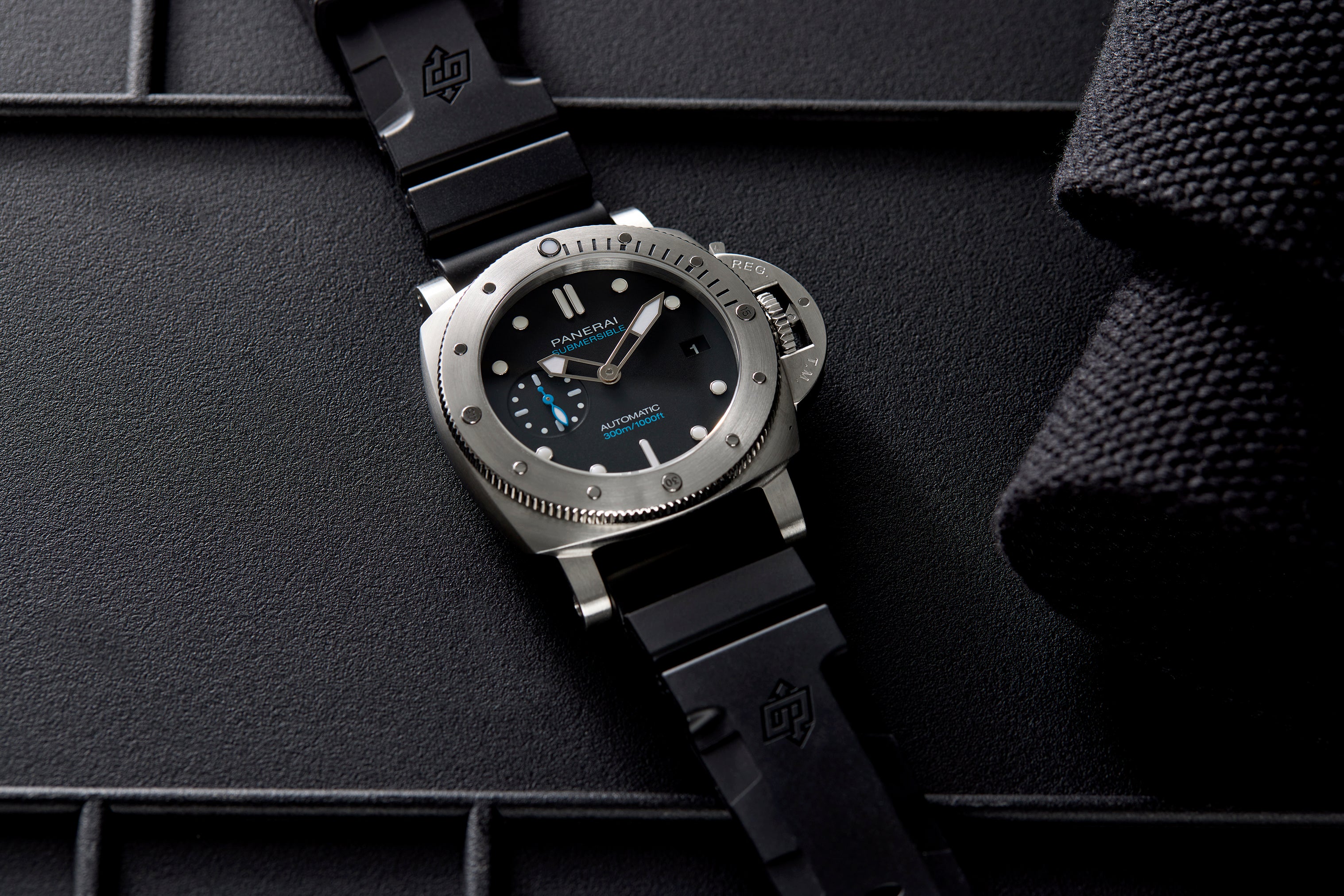 Panerai Submersible Days Automatic PAM 973 – HODINKEE Shop