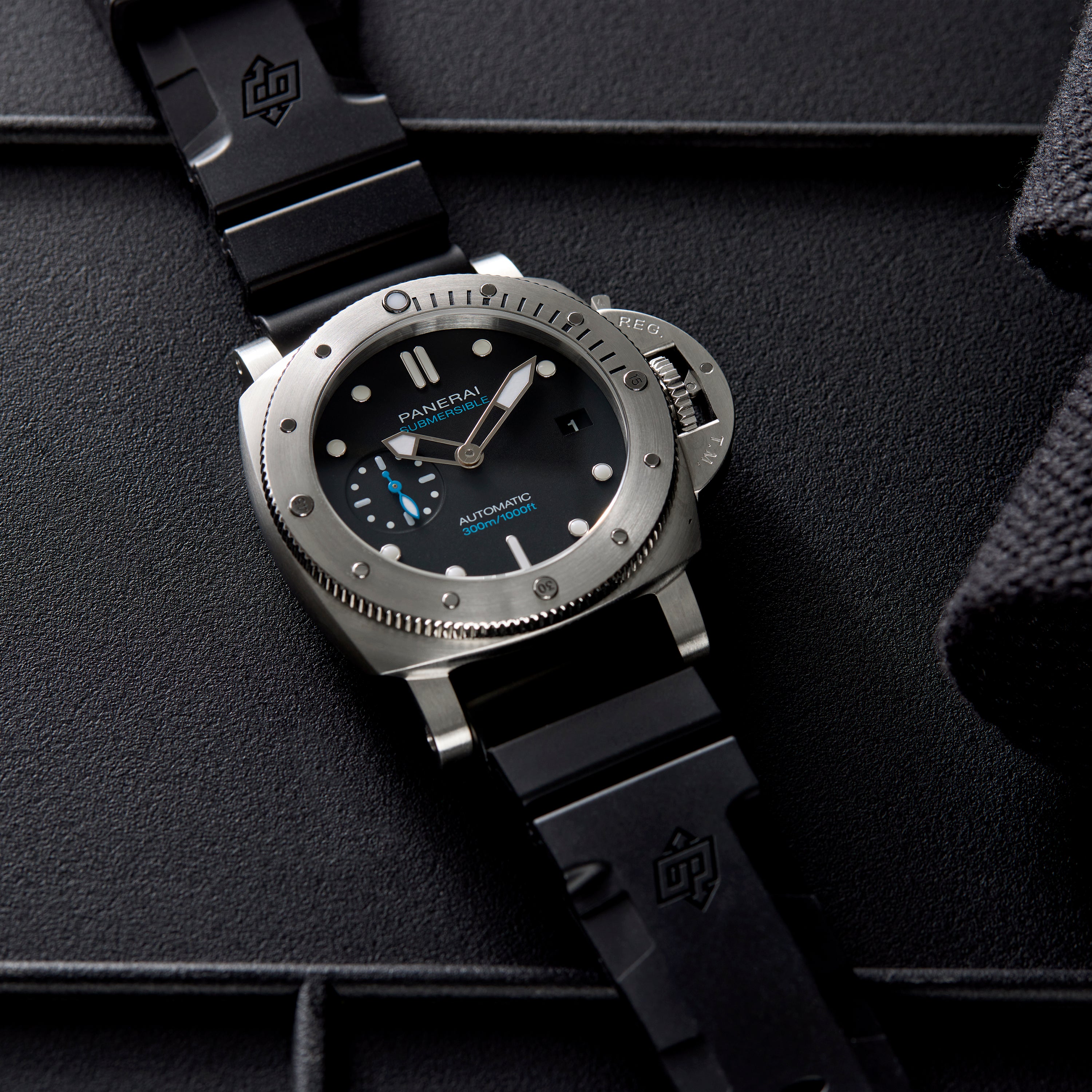 Panerai Submersible Days Automatic PAM 973 – HODINKEE Shop