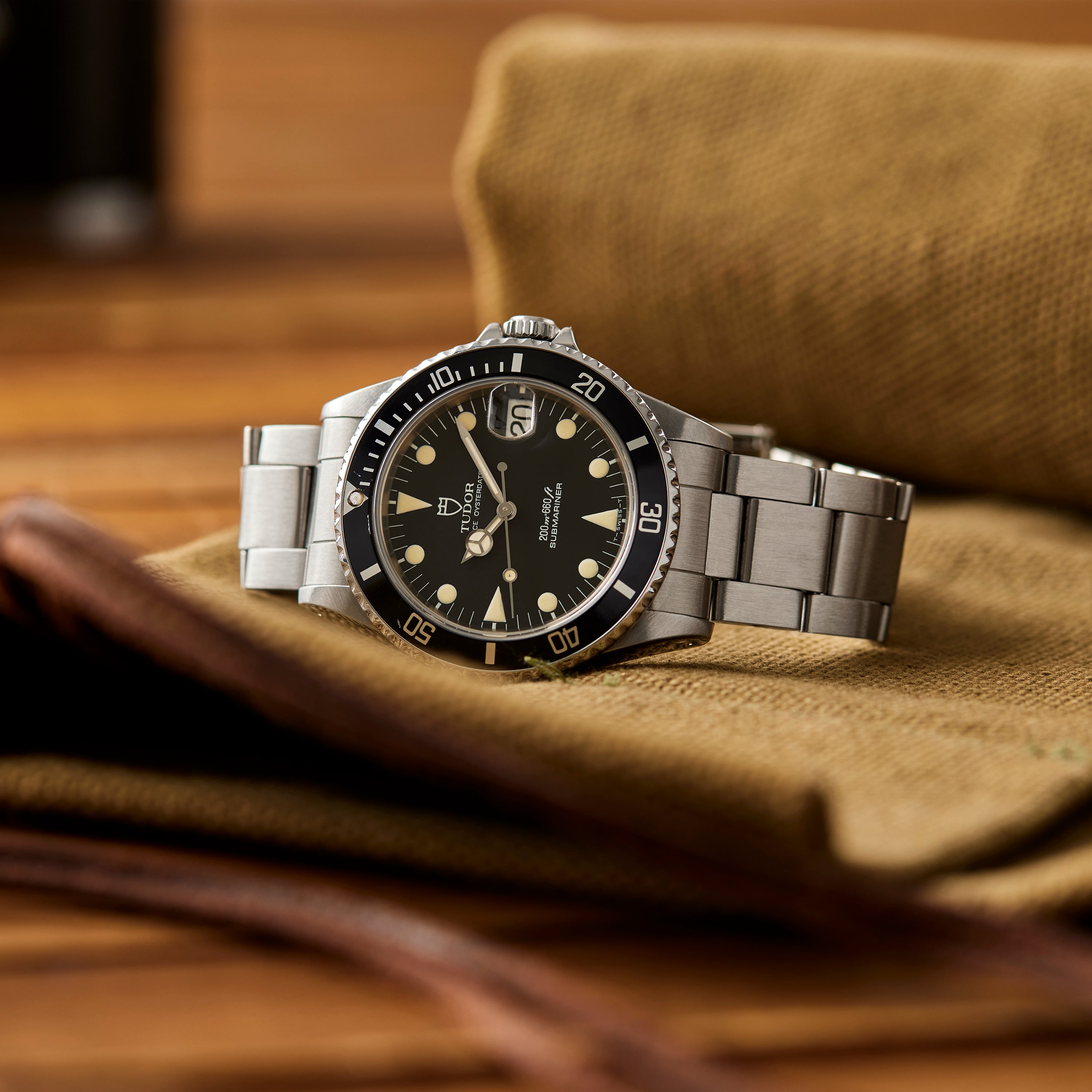 Tudor midsize submariner sales