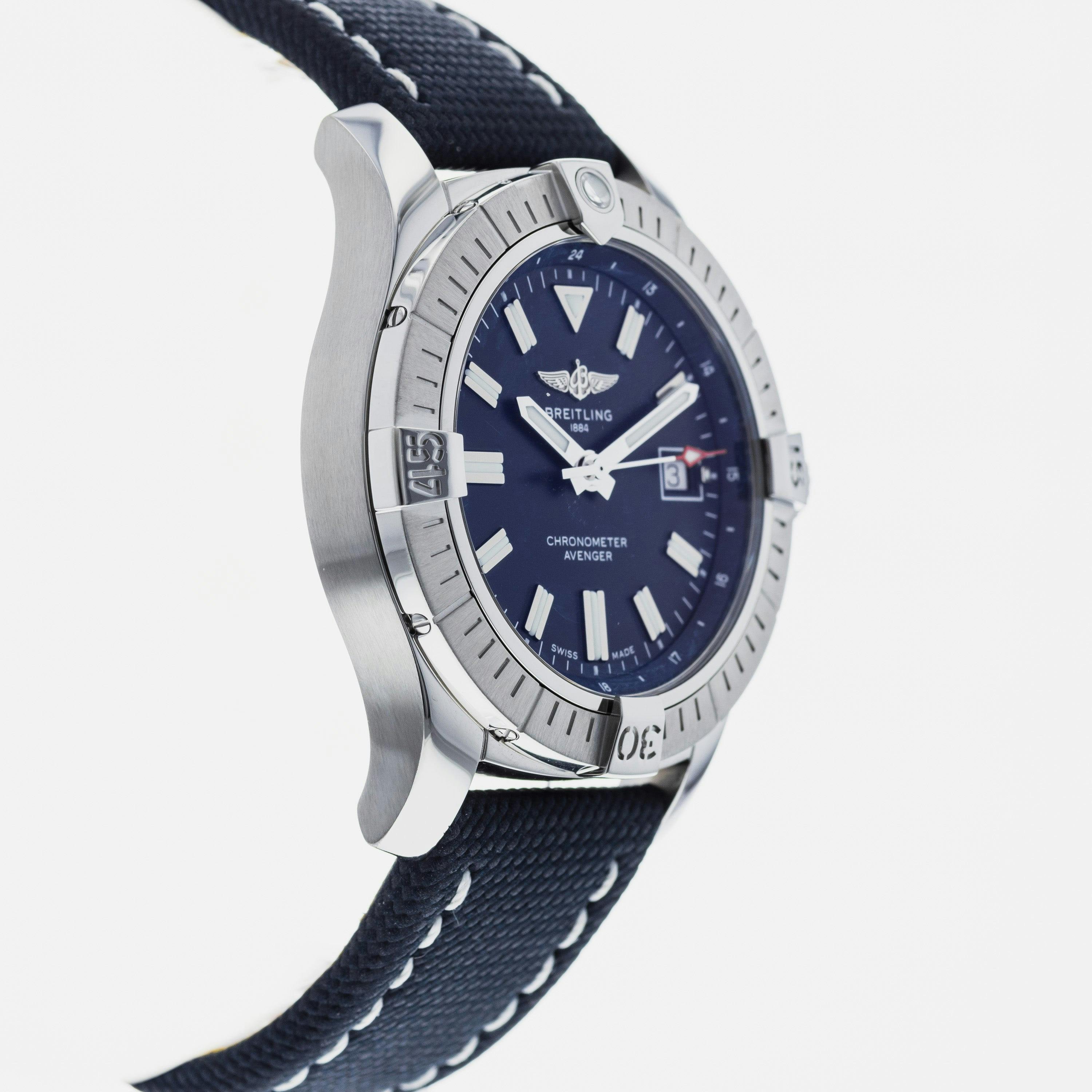 Breitling Avenger Automatic 43 A17318 – HODINKEE Shop