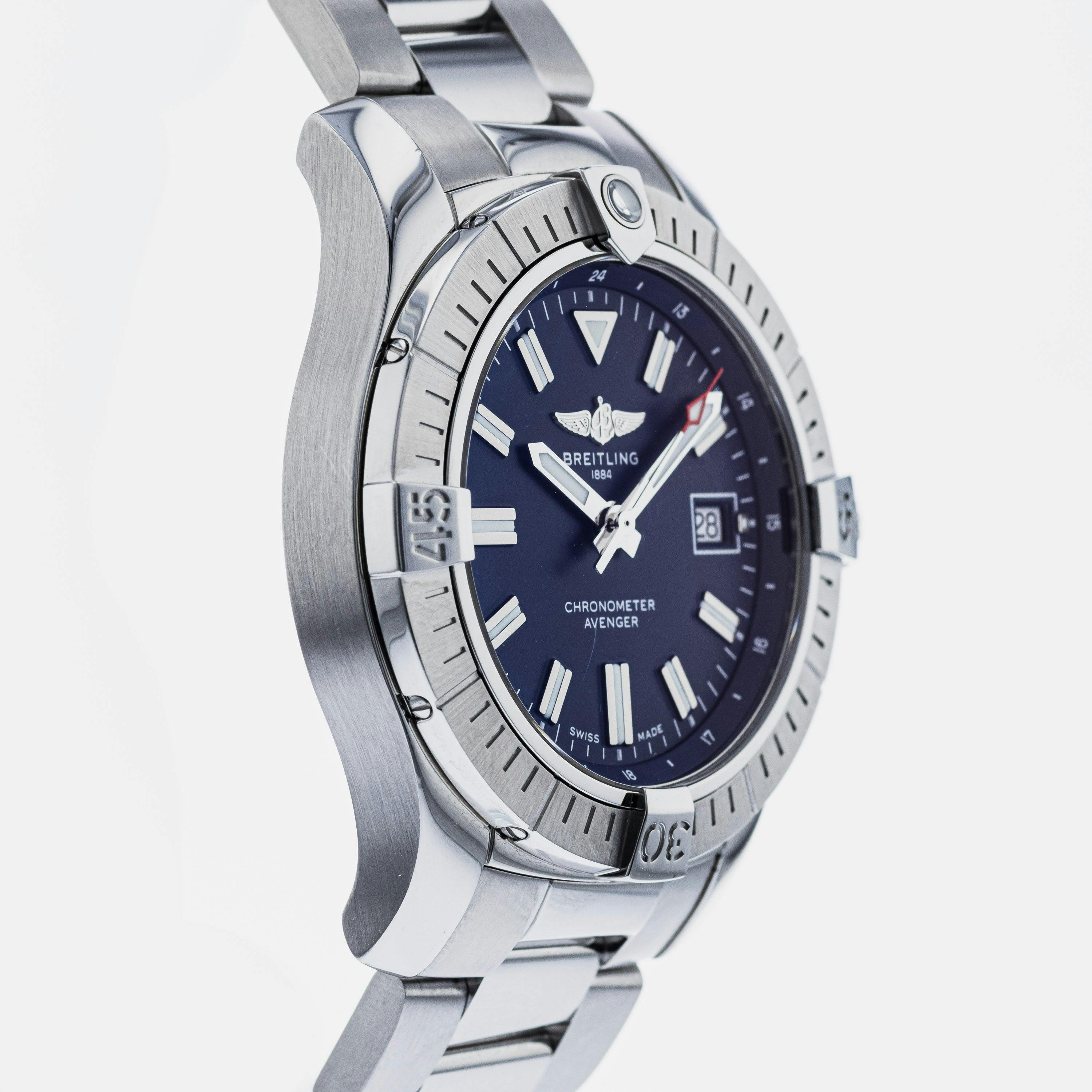 Breitling Avenger Automatic 43 A17318 – HODINKEE Shop