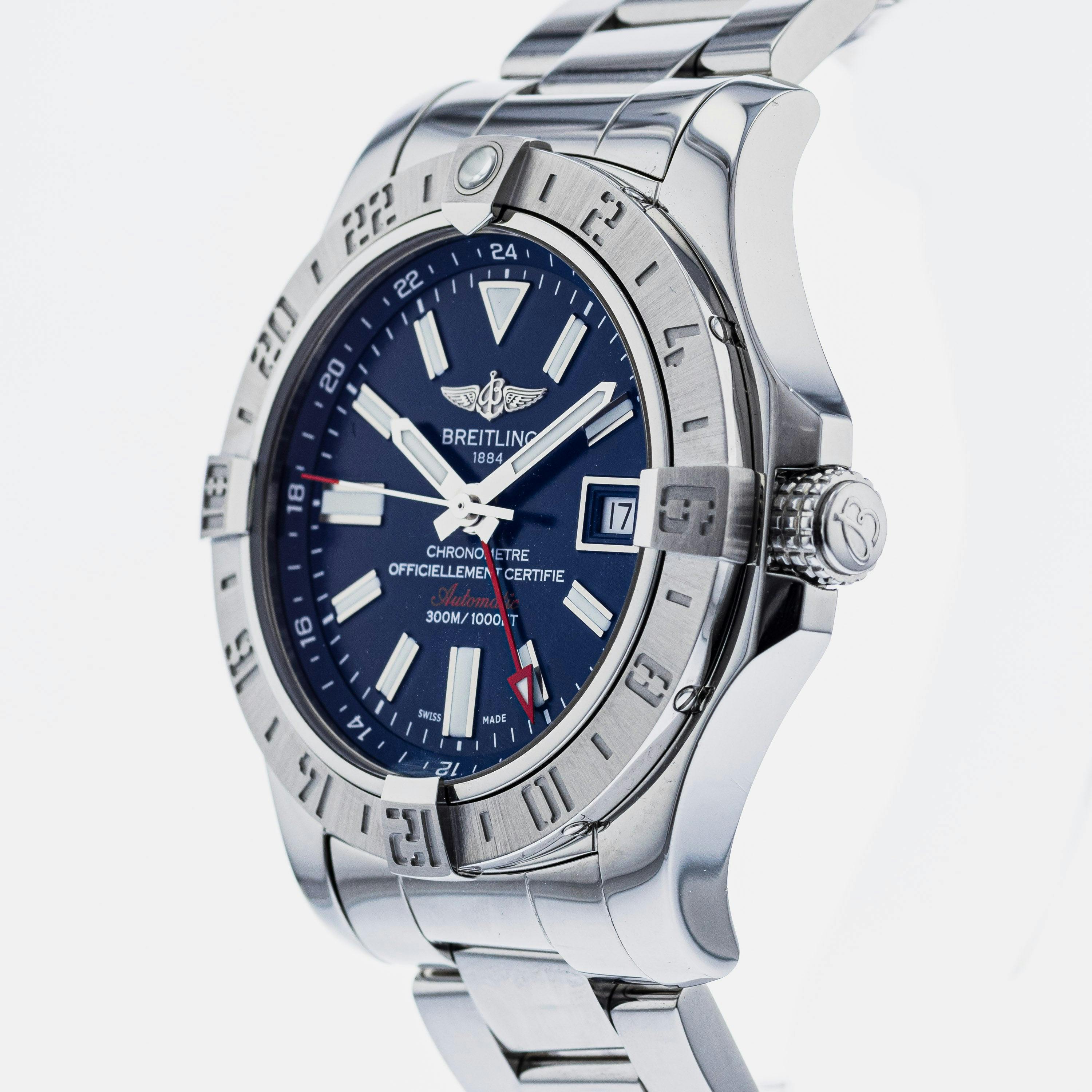 Breitling Avenger II GMT A32390