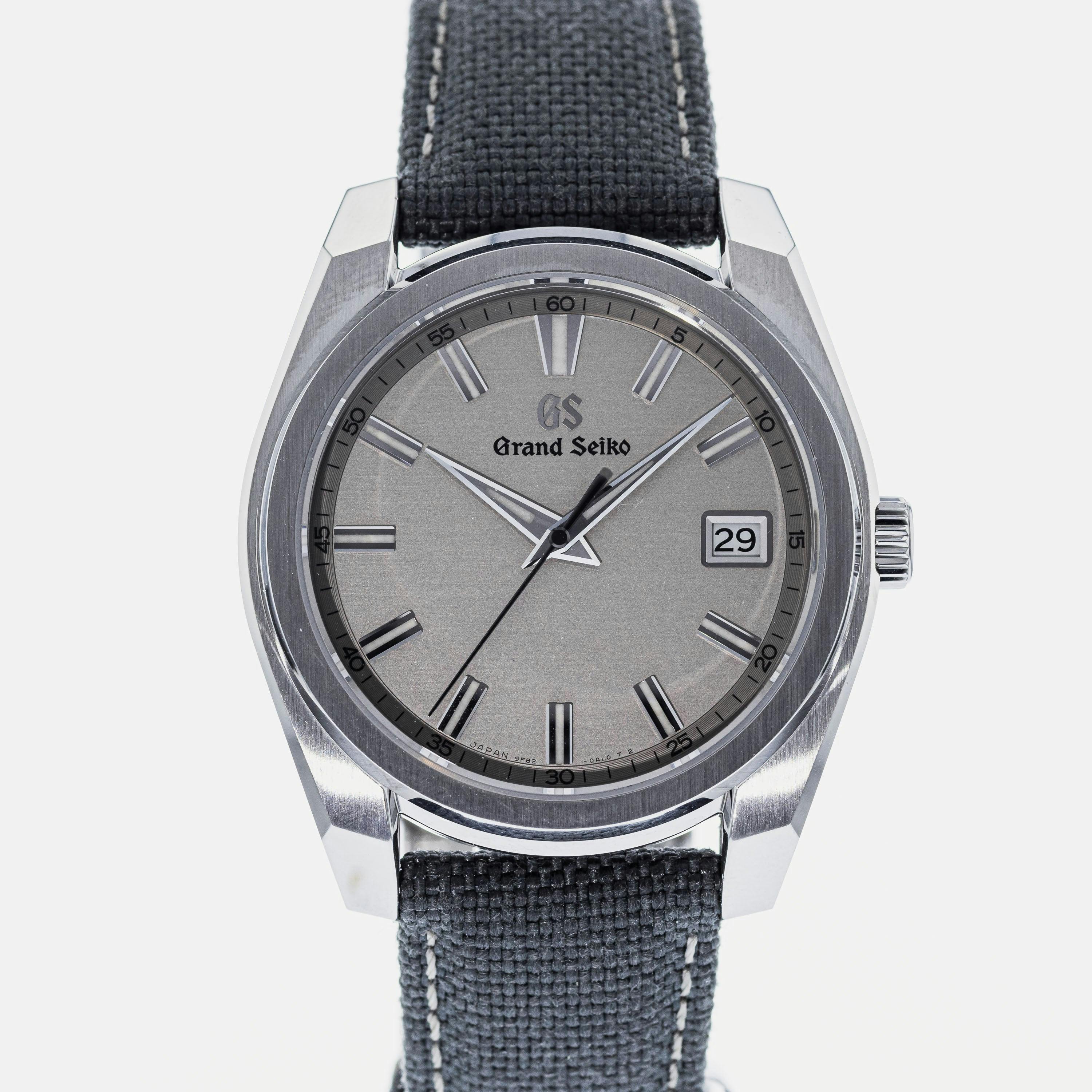 時計 SEIKO GRAND QUARTZ HGP Grand Seiko Sport Collection SBGV245 – HODINKEE Shop