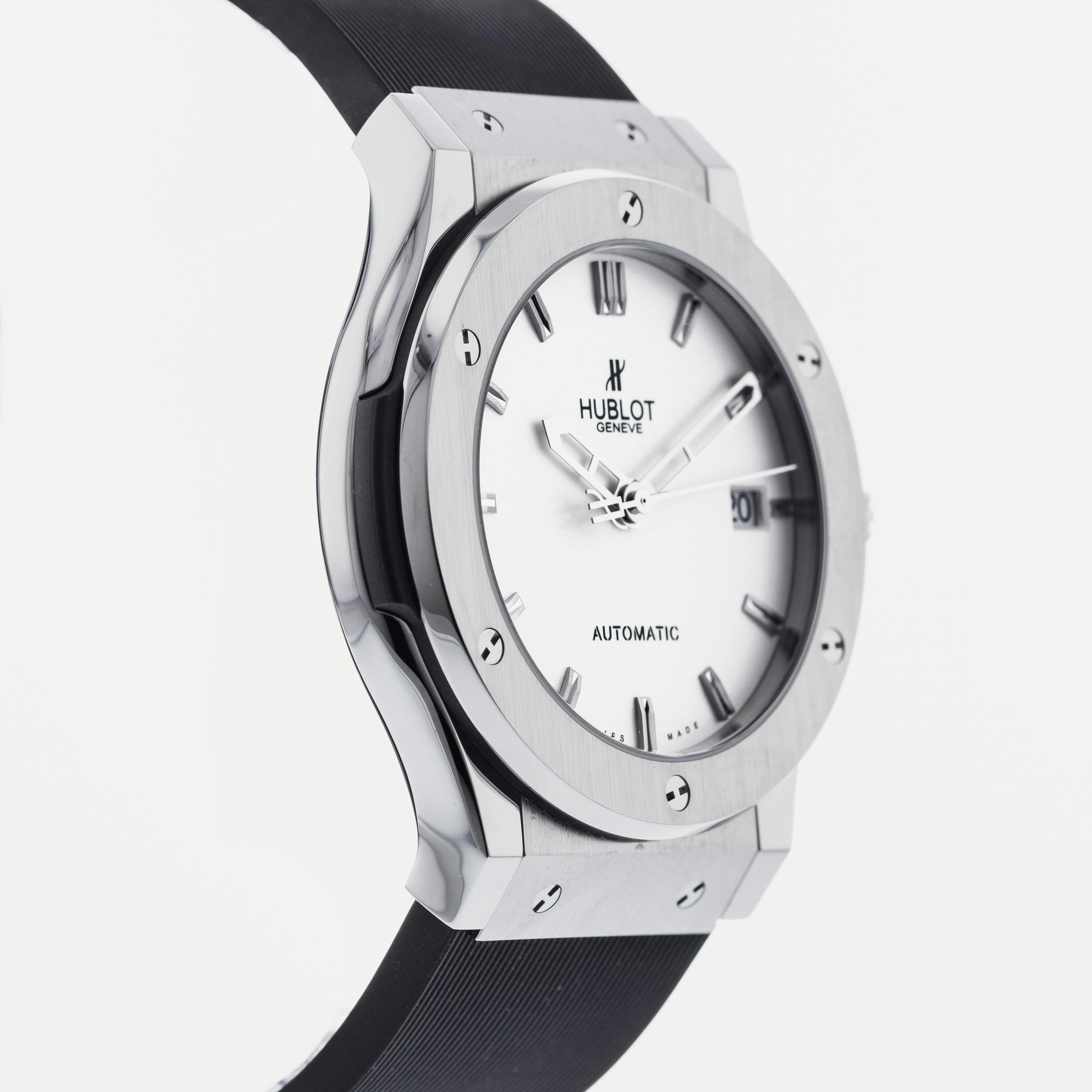 シロ　① Hublot Classic Fusion 542.NX.2611.LR – HODINKEE Shop