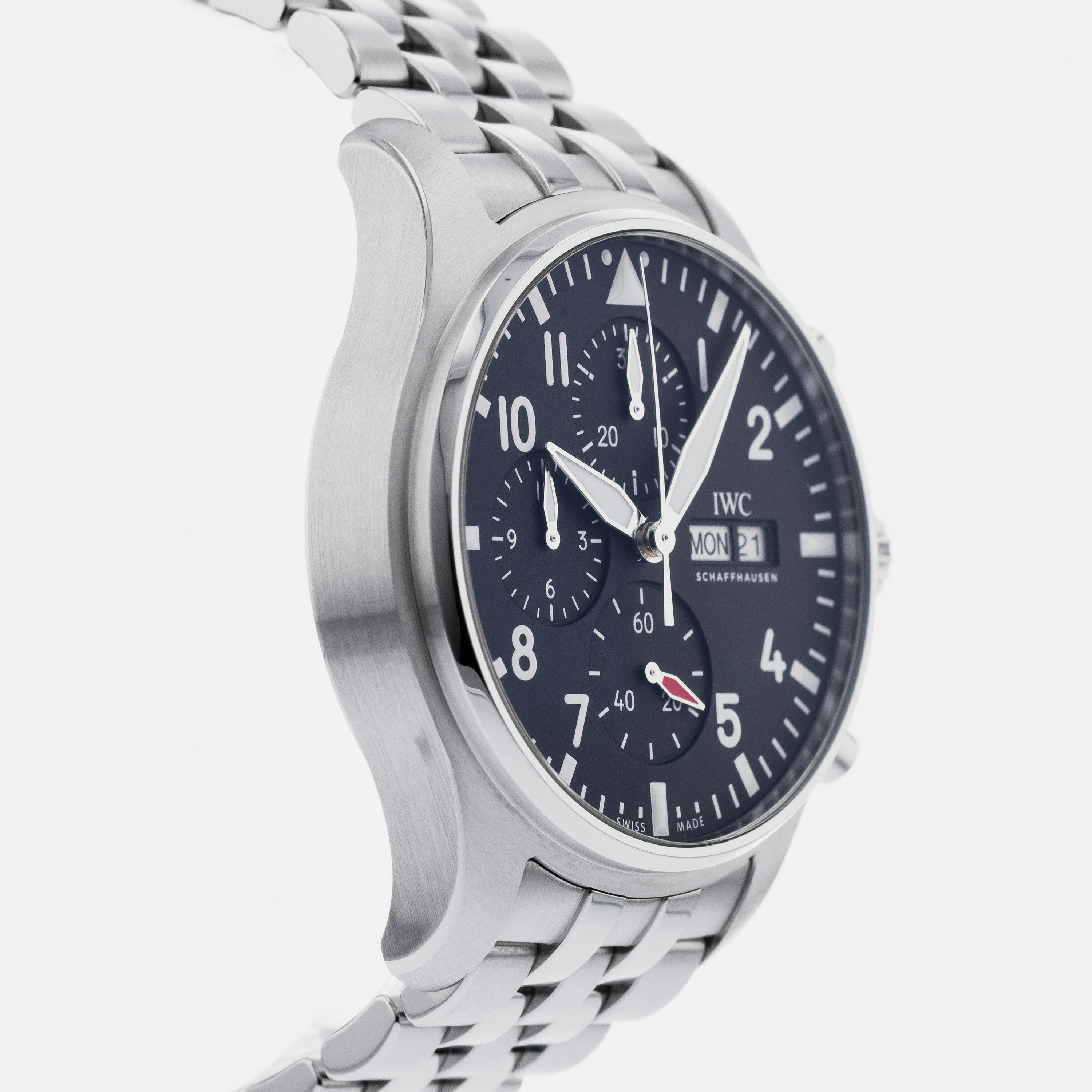IWC Pilot IW3780-02 – HODINKEE Shop