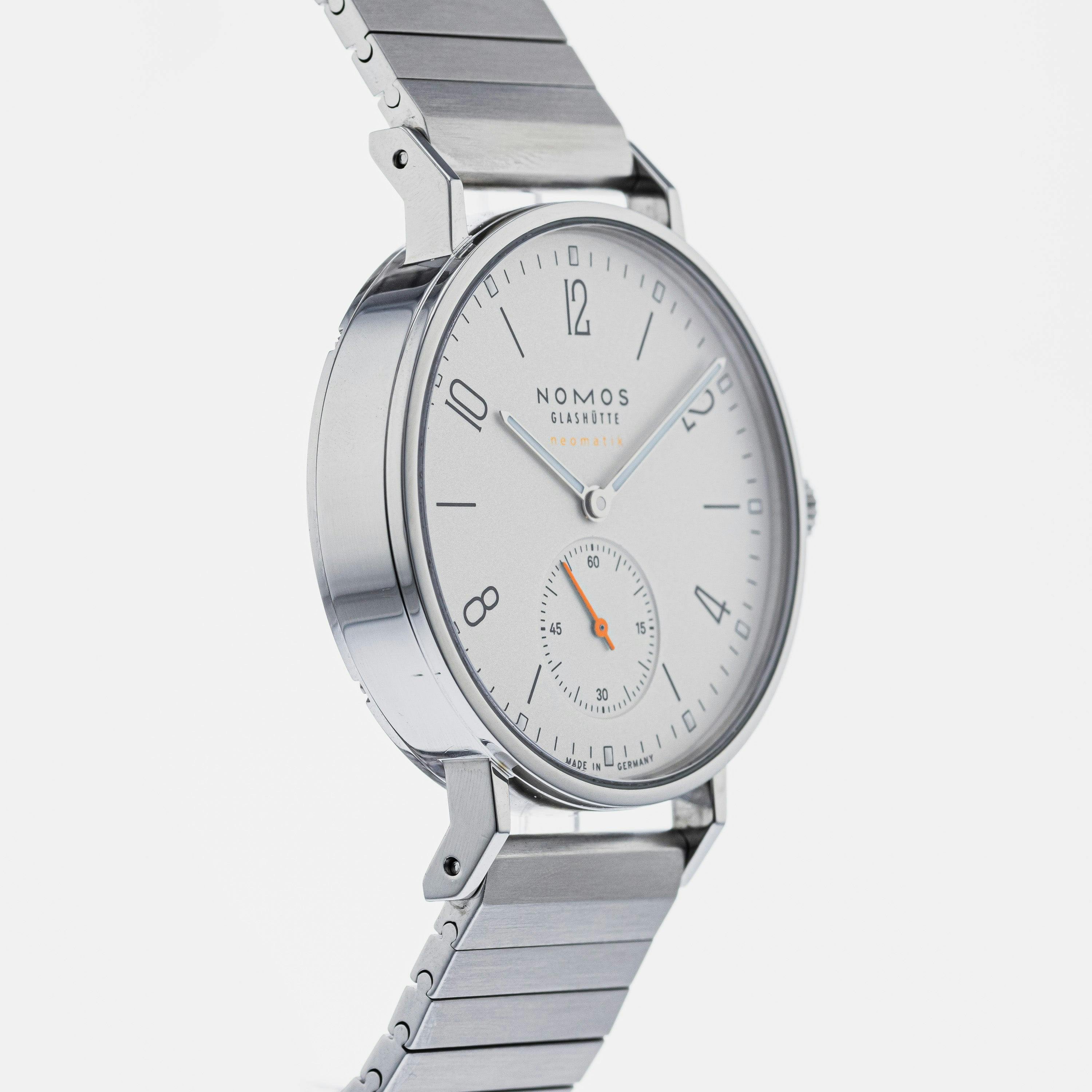 Nomos Ahoi Neomatik 560 – HODINKEE Shop