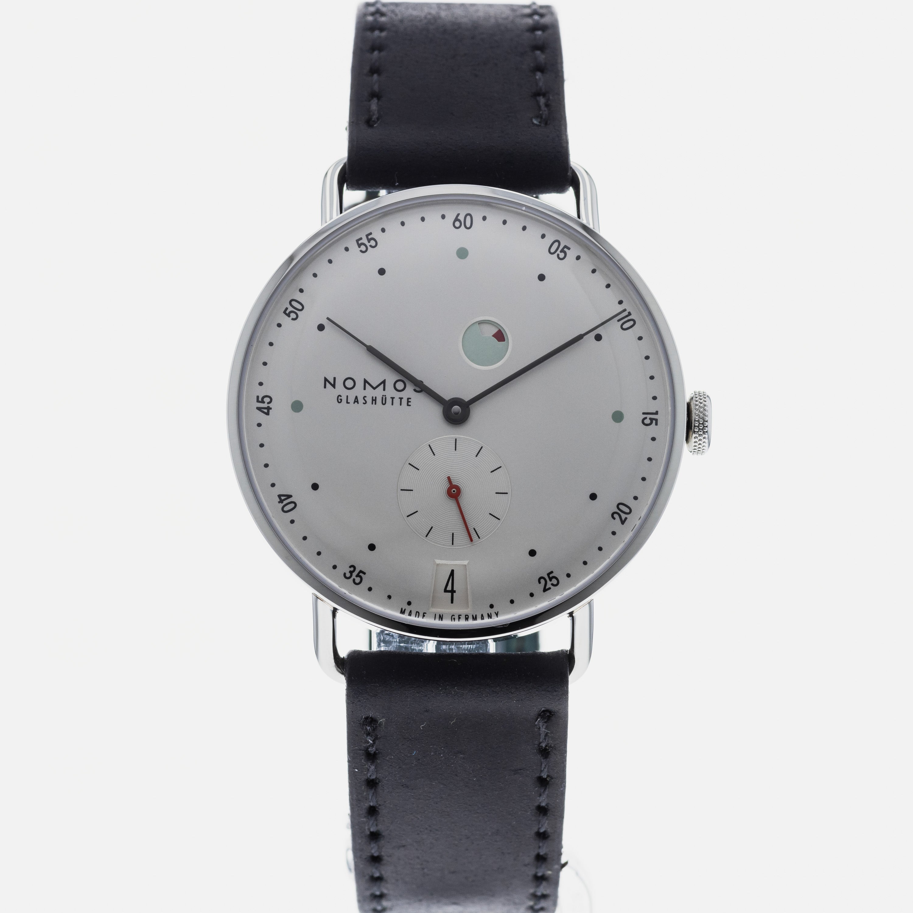 Nomos Metro Datum Gangreserve 1101