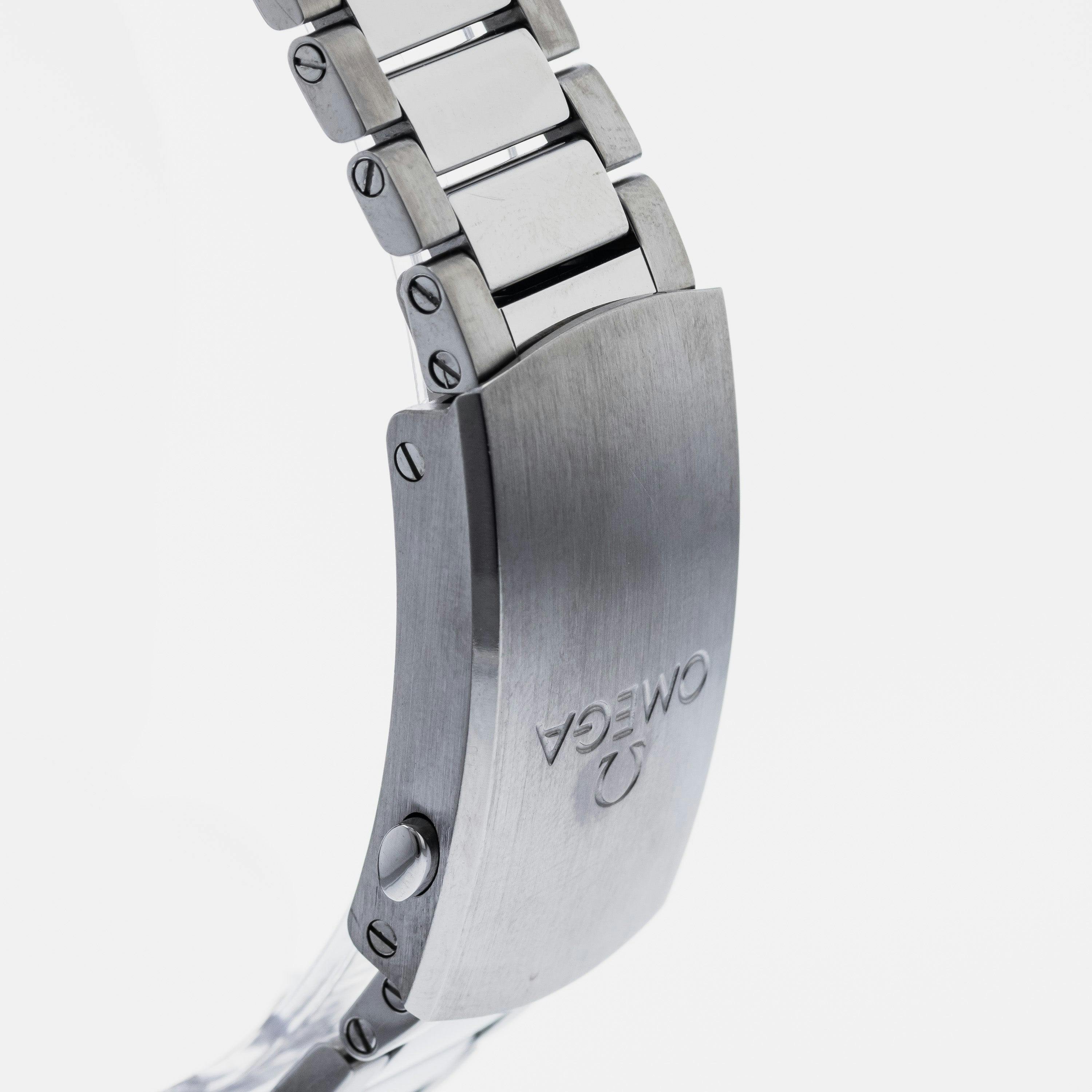 OMEGA Seamaster 300 Master Co-Axial 233.90.41.21.03.001 – HODINKEE