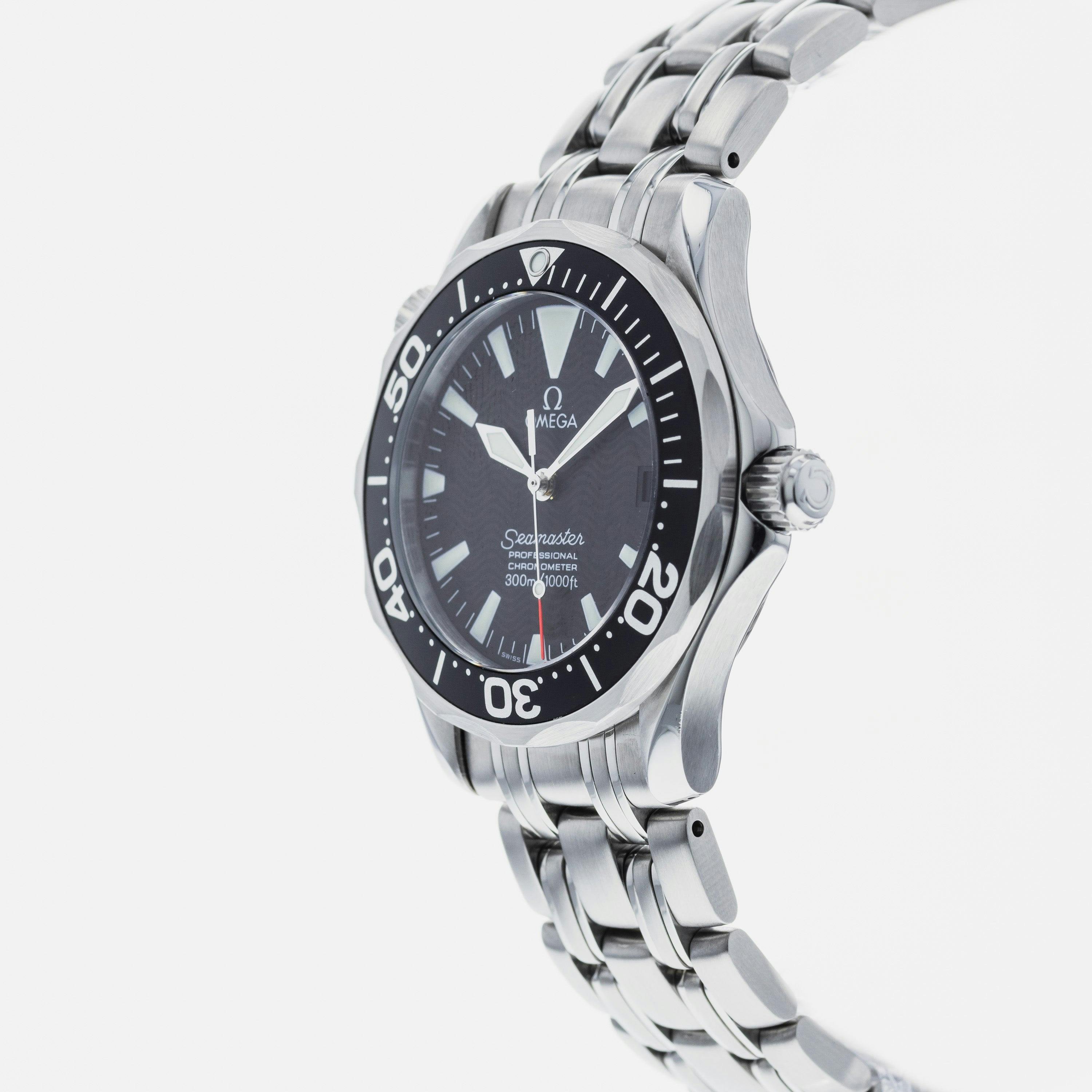 OMEGA Seamaster 300M Midsize 2052.50.00 – HODINKEE Shop