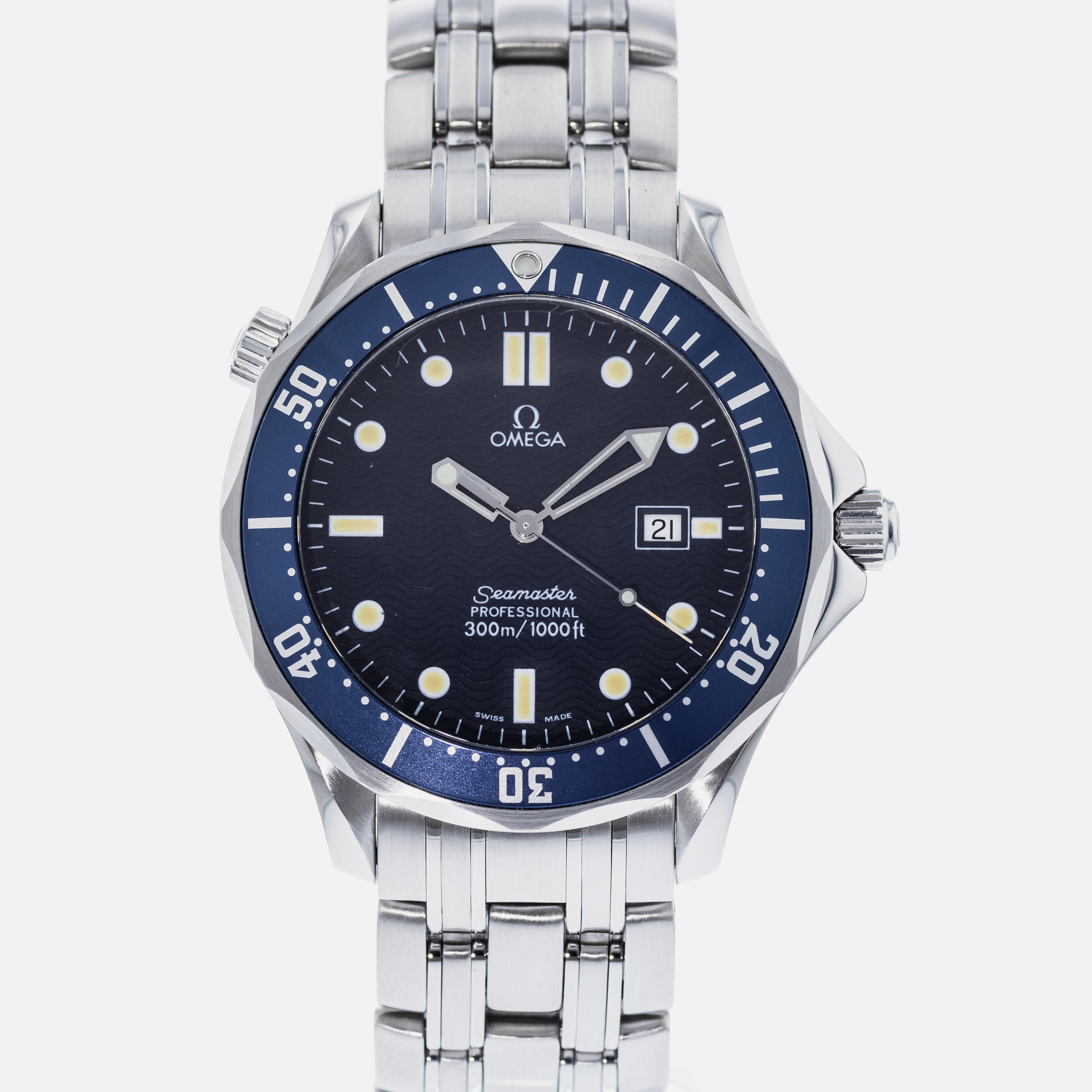 OMEGA Seamaster 300M James Bond 2541.80.00 – HODINKEE Shop OMEGA Seamaster 300M James Bond 2541.80.00 – HODINKEE Shop