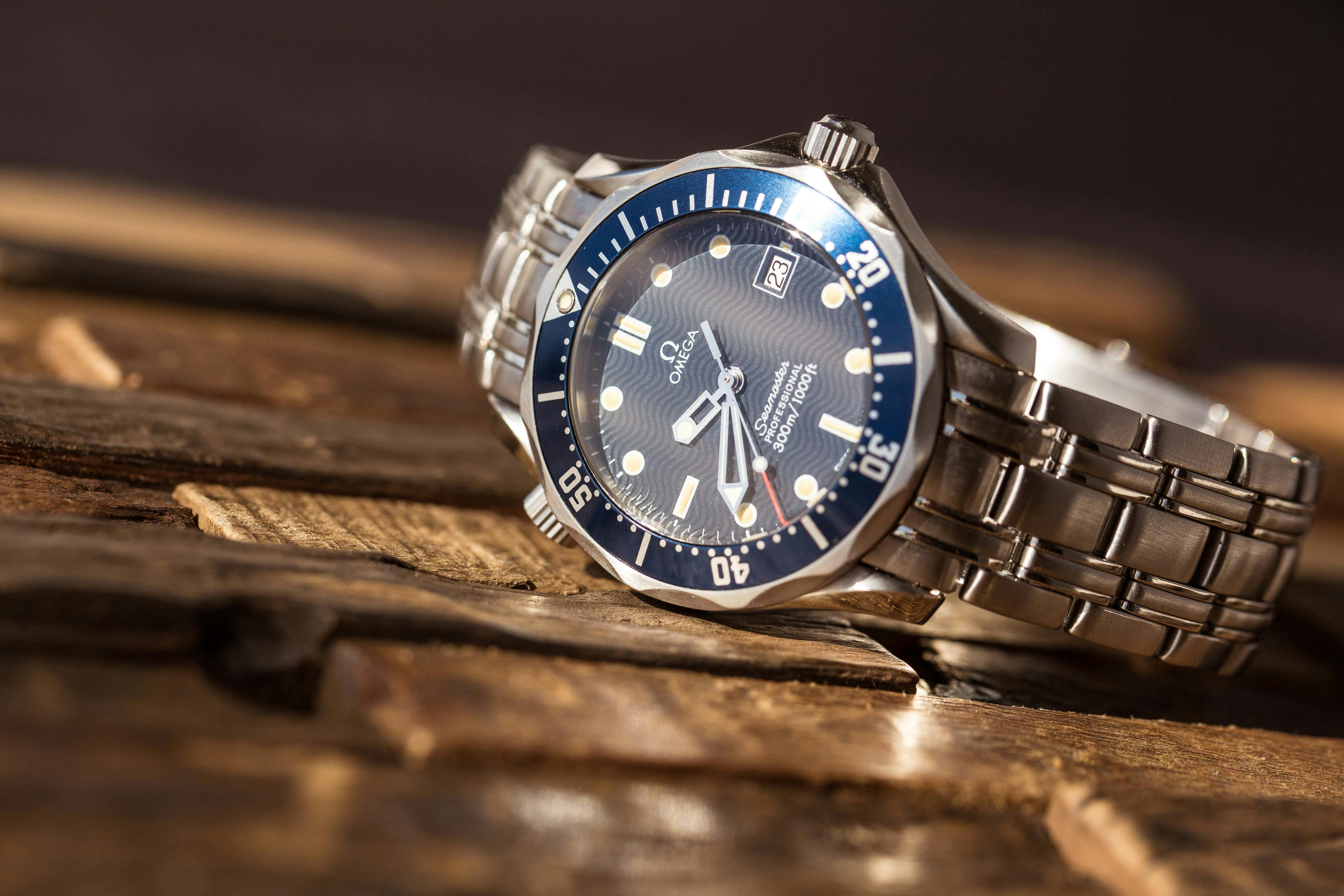 OMEGA Seamaster 300M James Bond 2541.80.00 – HODINKEE Shop