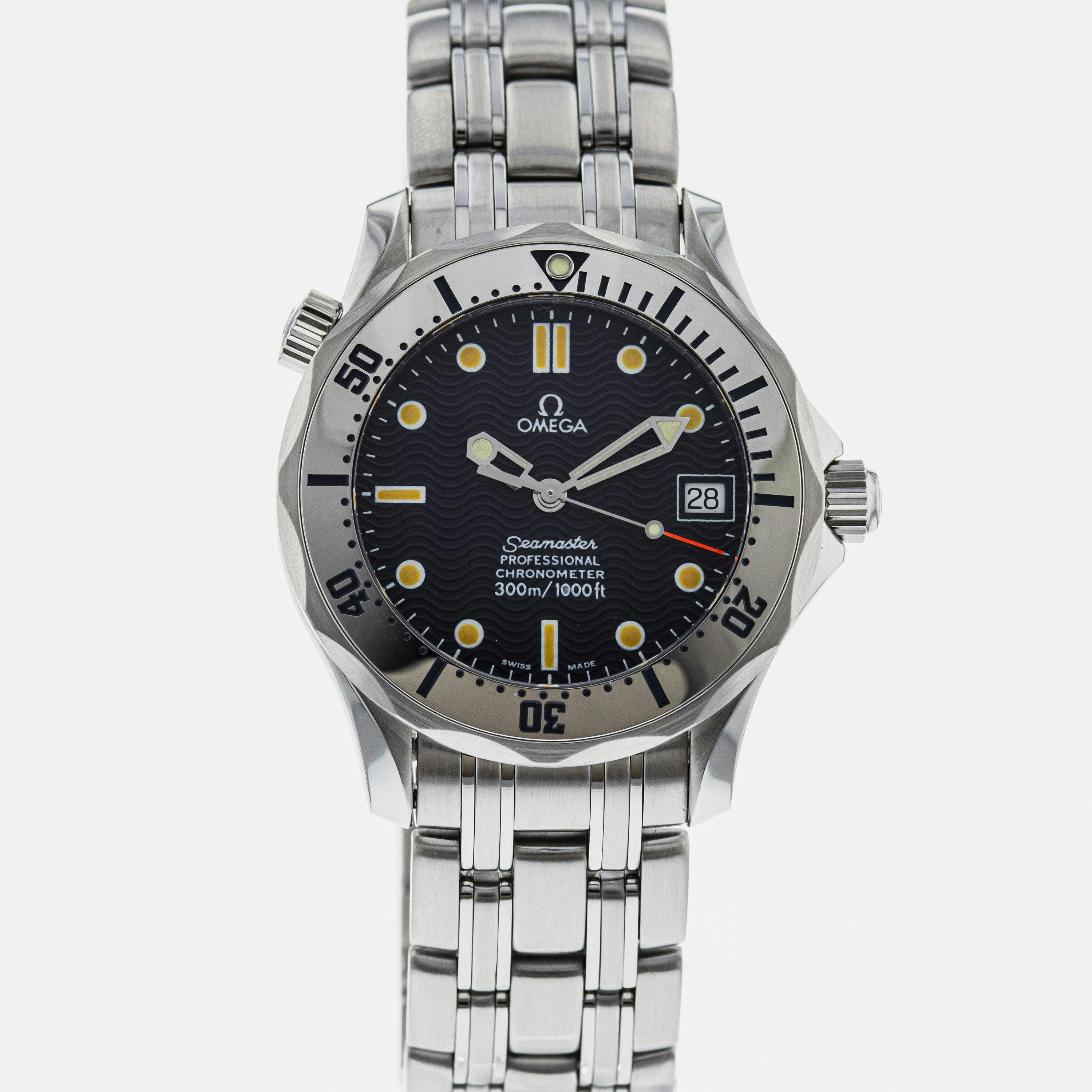 OMEGA Seamaster 300M Midsize 2552.80.00 – HODINKEE Shop
