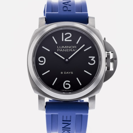 Luminor Base 8 Days Titanio PAM 562