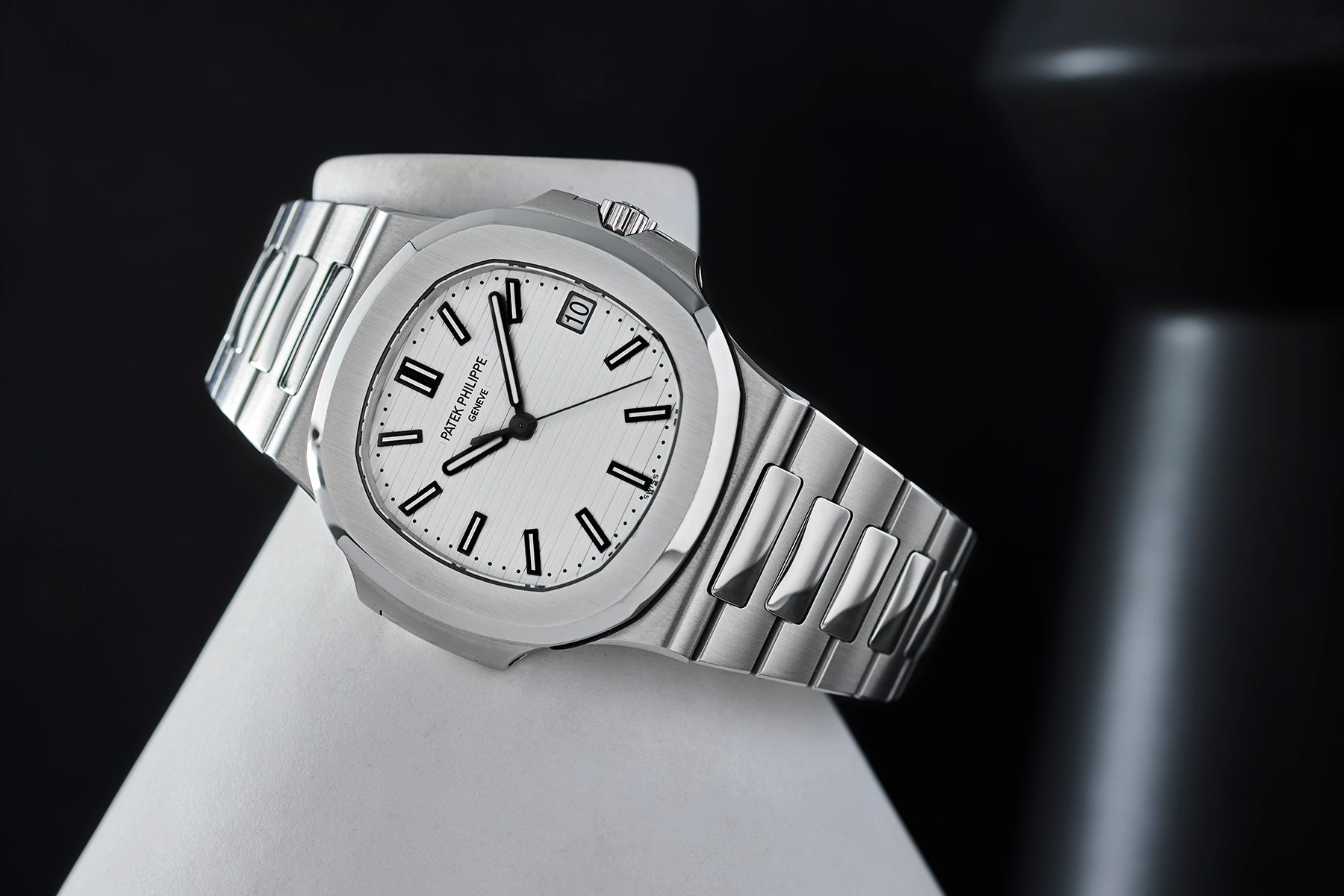 Patek Philippe Nautilus 5711A – HODINKEE Shop