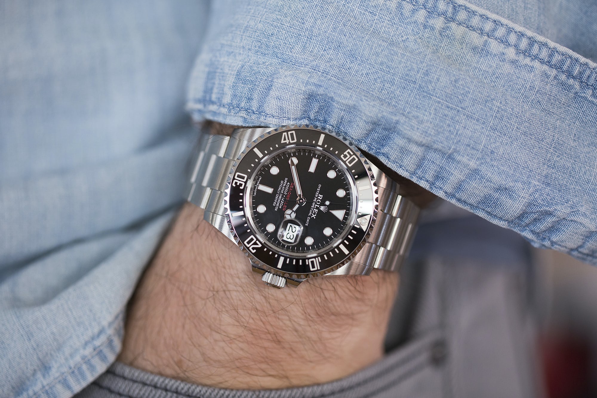 Rolex sea dweller red 126600 deals