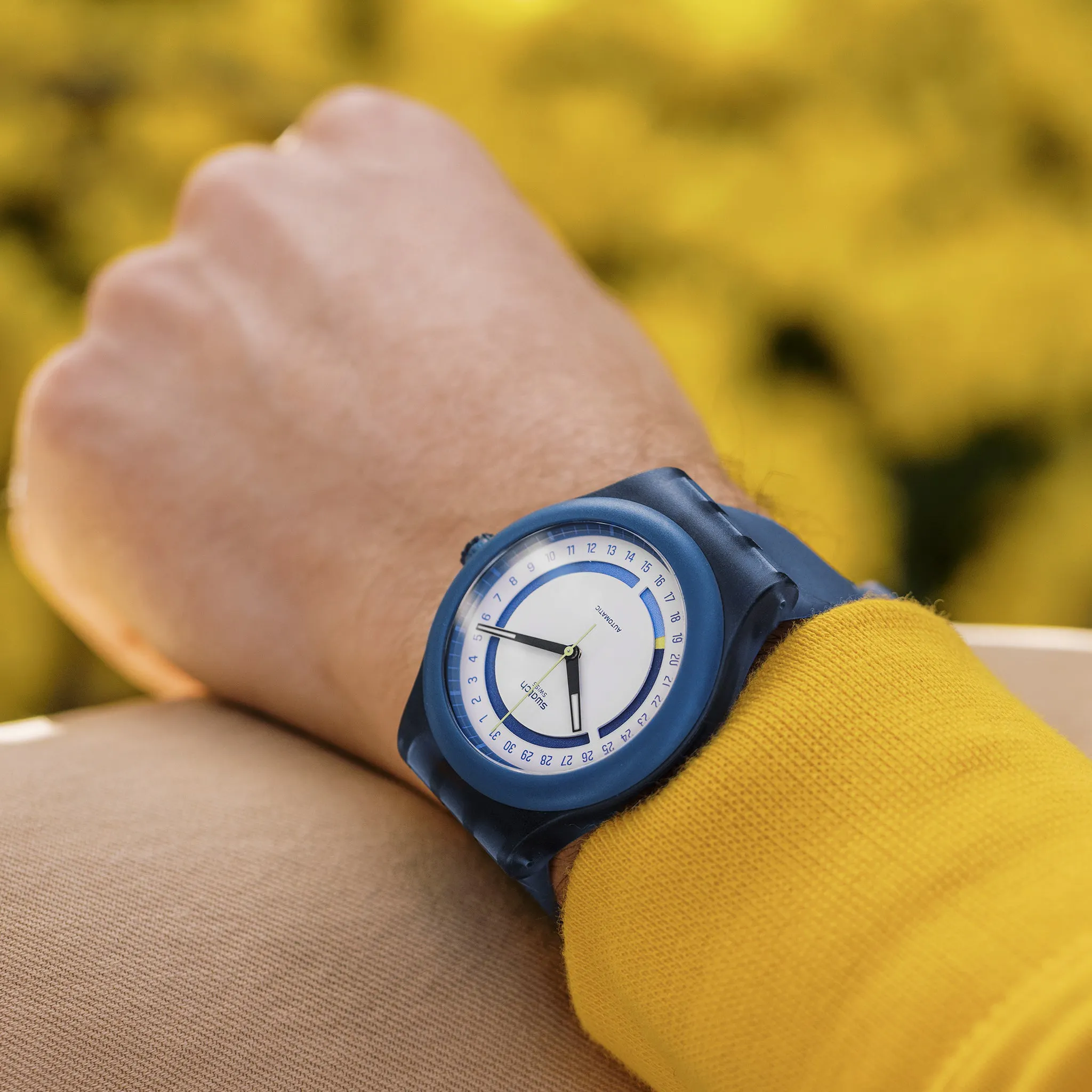 SISTEM51 HODINKEE STOPLIGHT NEON REMIX – HODINKEE Shop