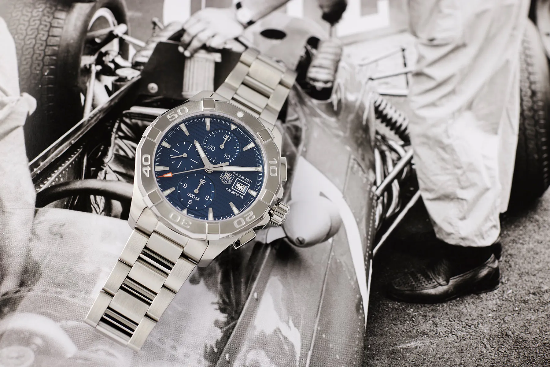 TAG Heuer Aquaracer 300M Calibre 16 Chronograph CAY2112 – HODINKEE 