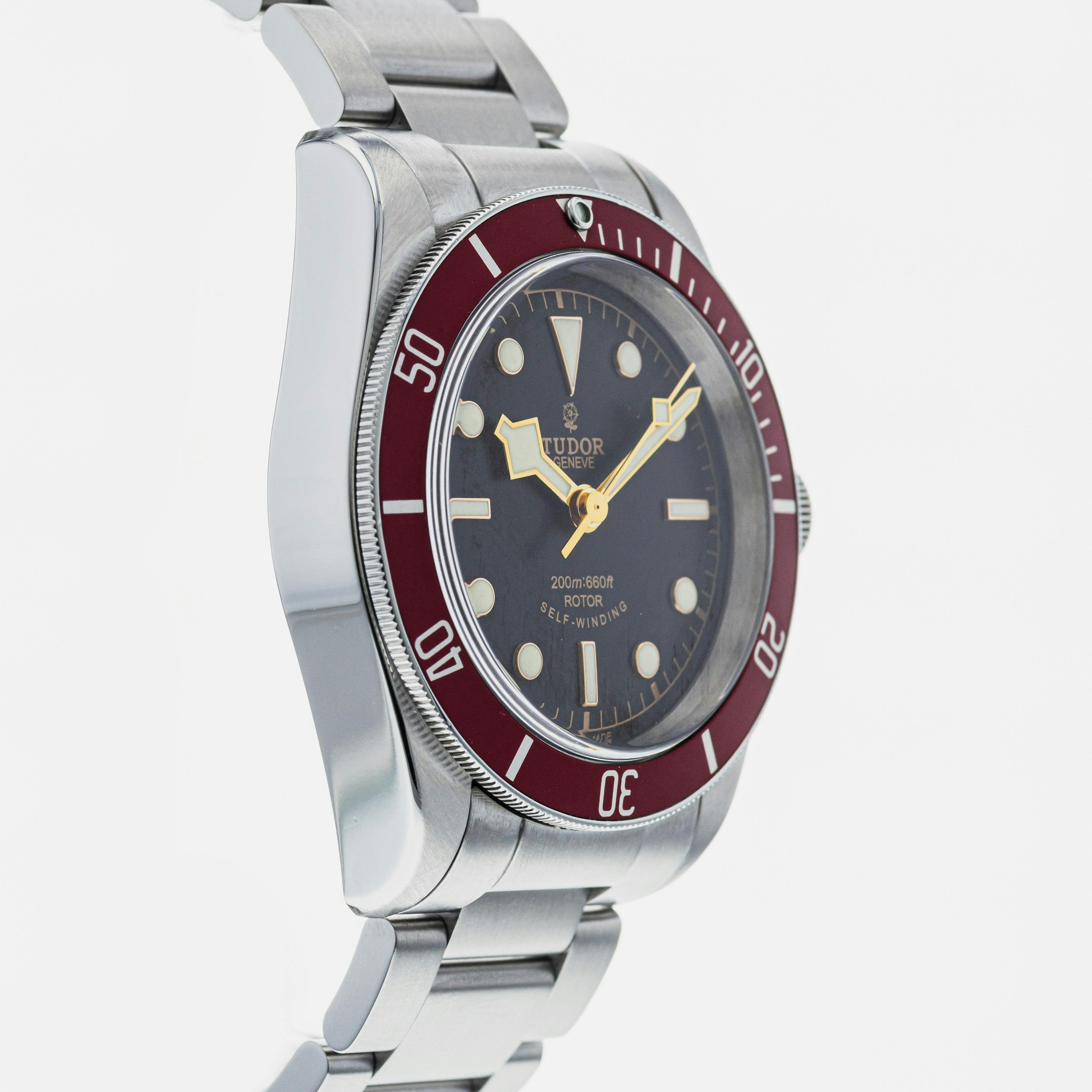 Tudor Heritage Black Bay Red 79220