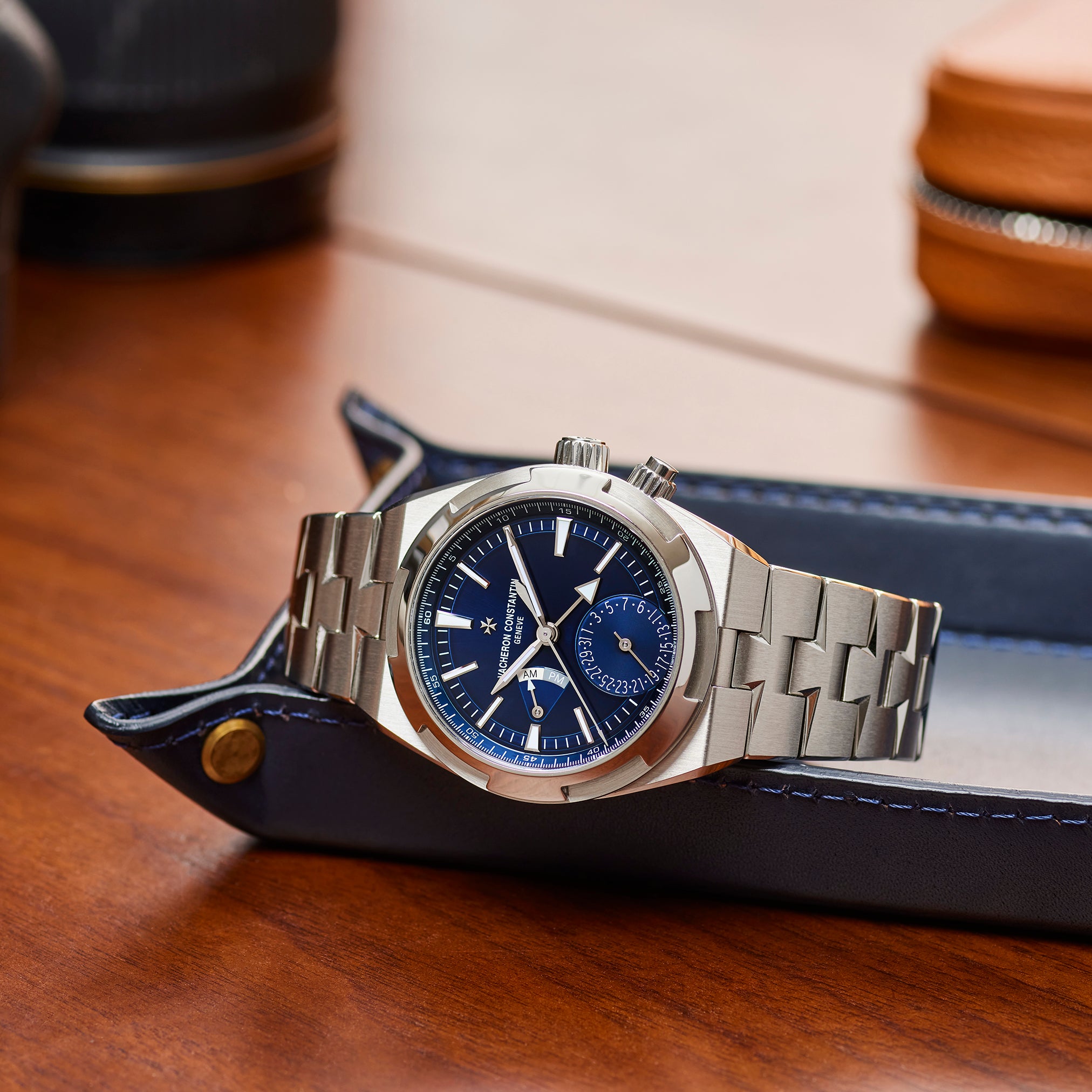 Vacheron Constantin Overseas Dual Time 7900V 110A B334